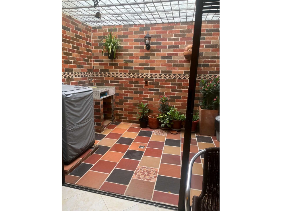 VENDO CASA UNIFAMILIAR EN BELEN ALIADAS