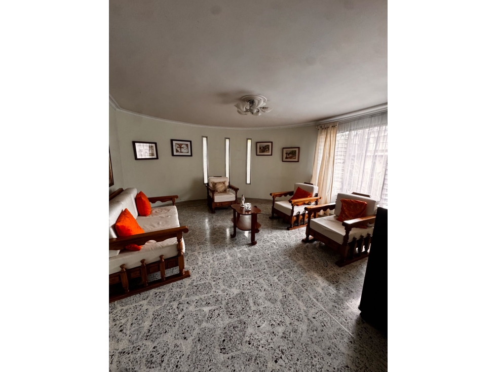 Vendo casa Unifamiliar en Medellín barrio Simón Bolívar — foto 2
