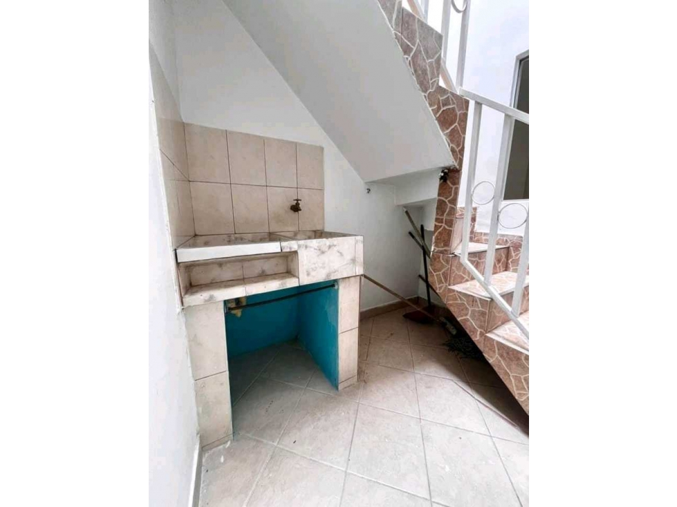 VENDO CASA UNIFAMILIAR EN ROBLEDO — foto 6