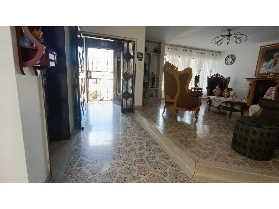 VENDO CASA UNIFAMILIAR EN SIMON BOLIVAR SECTOR RESIDENCIAL REMODELADA — foto 2