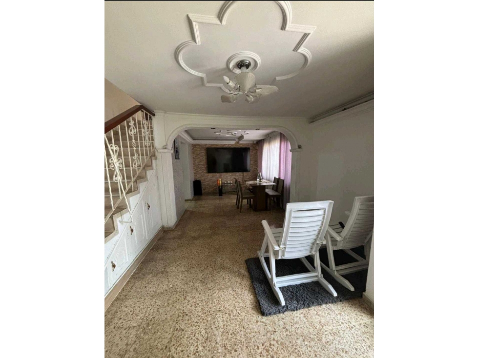 VENDO CASA UNIFAMILIAR EN VILLA HERMOSA MEDELLÍN — foto 2