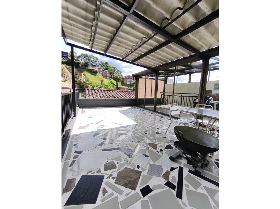 VENDO CASA UNIFAMILIAR + TERRAZA ENVIGADO ANTILLAS UNIDAD COMPLETA — foto 2
