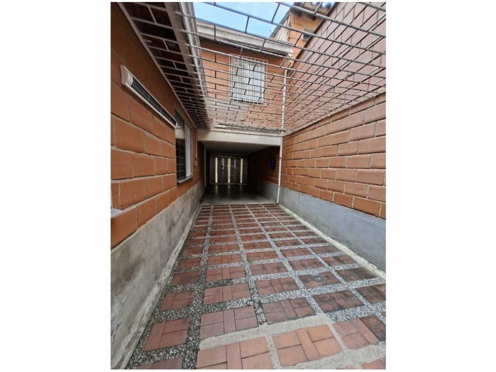 VENDO CASA UNIFAMILIAR TIPO LOTE EN MOLINARES BELLO