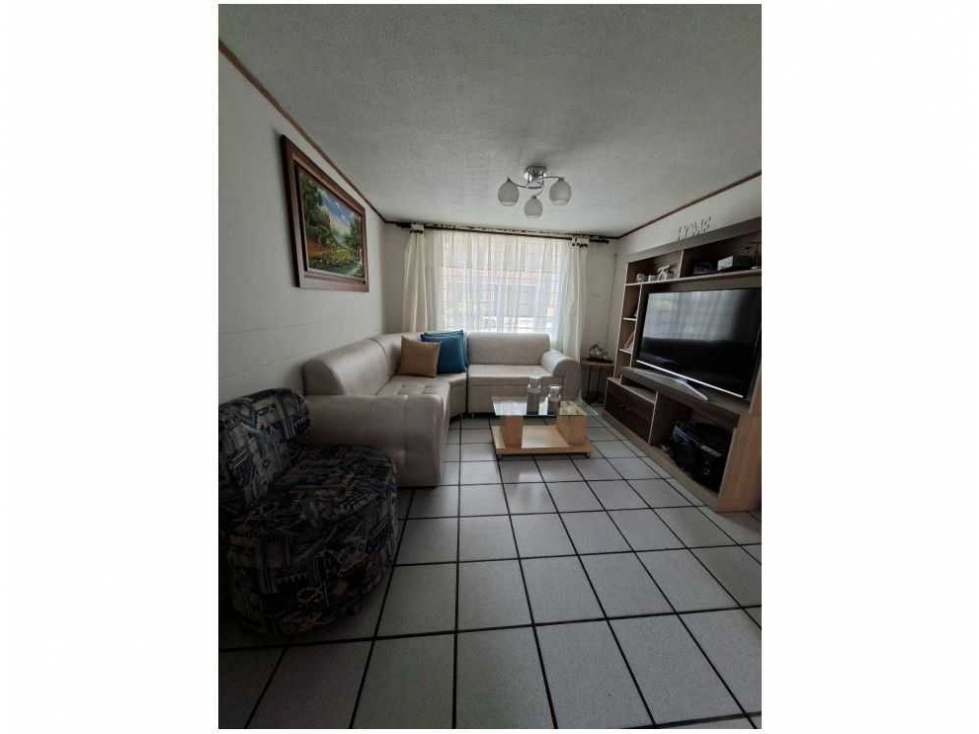 VENDO CASA UNIFAMILIAR TIPO LOTE EN MOLINARES BELLO - 2