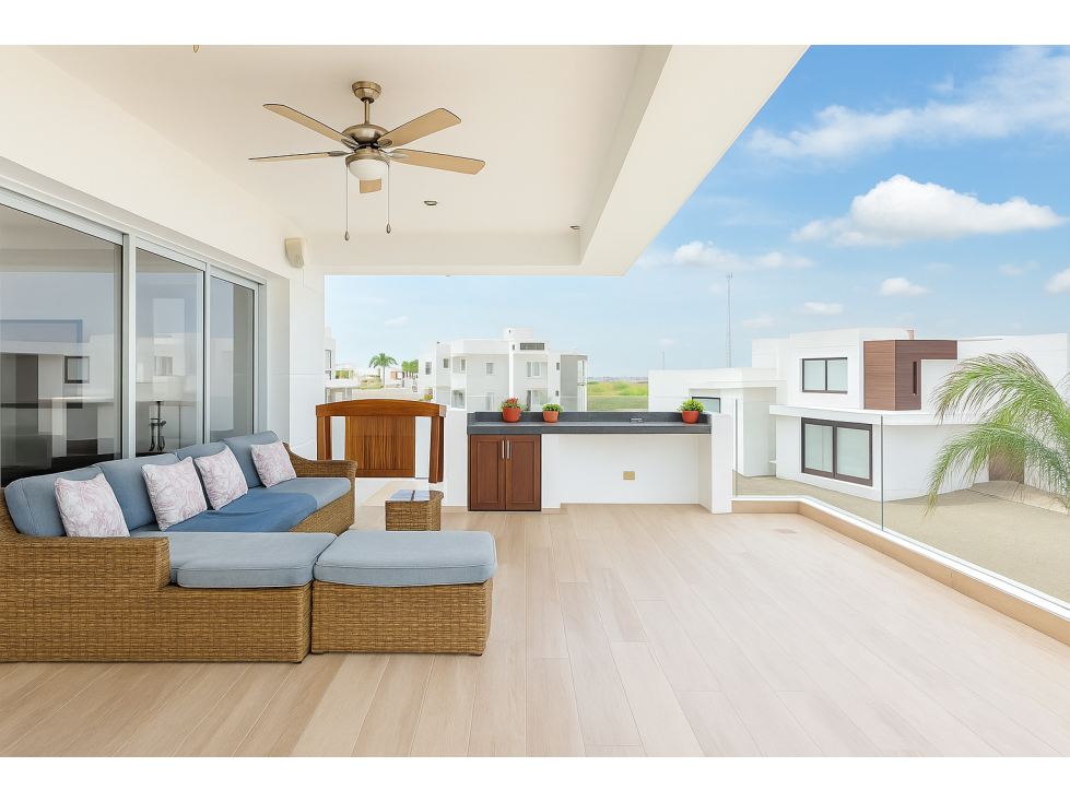 Casa de 5 dormitorios y 425 m² con vista al mar en Manta