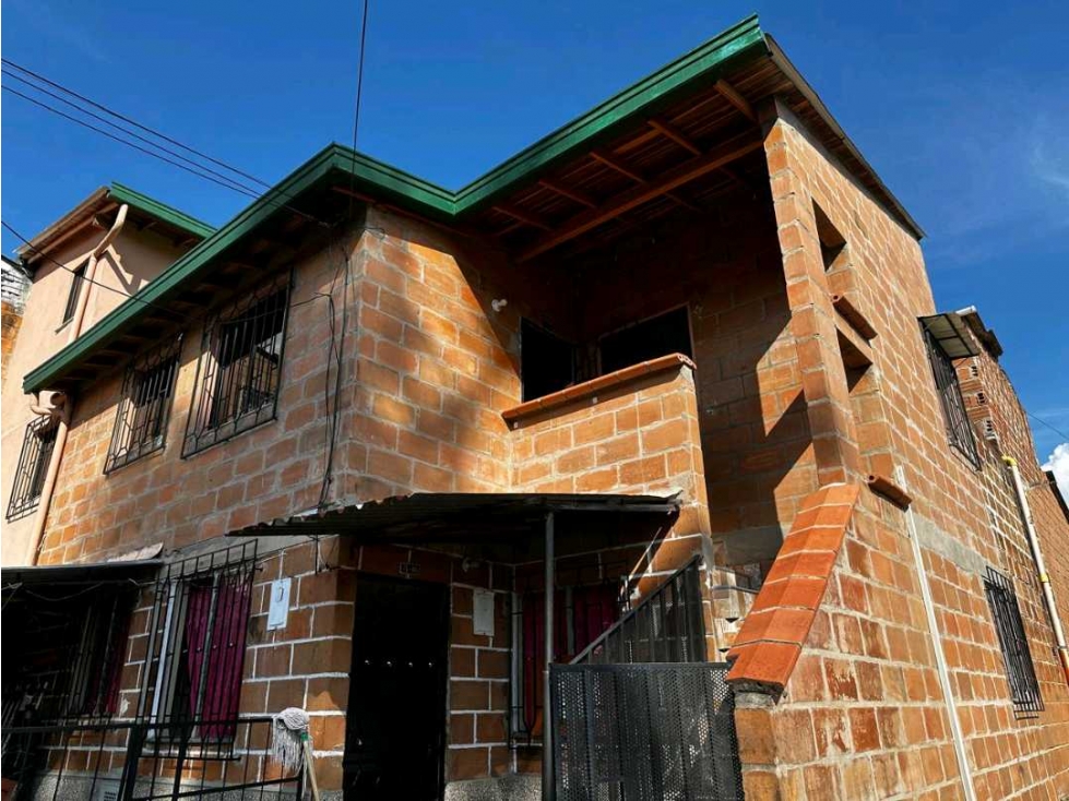 VENDO CASA URBANIZACIÓN EL MIRADOR BELLO ANTIOQUIA