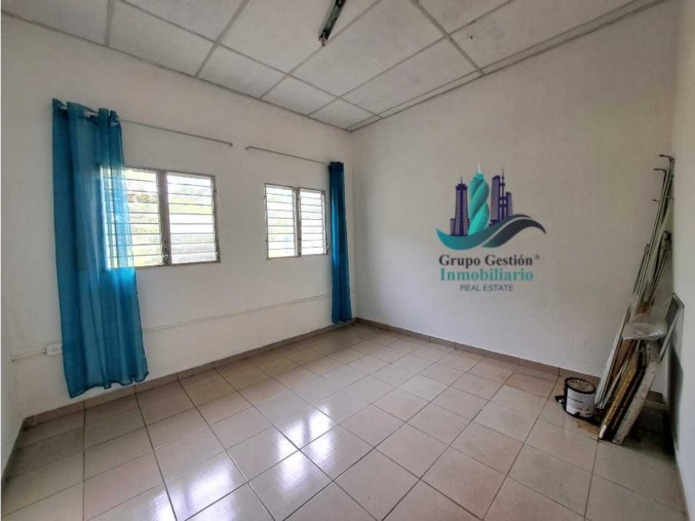 VENDO CASA Y TERRENO DE + 3HECTAREAS - 6