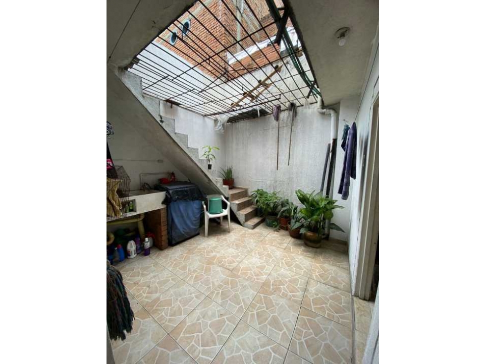 Vendo casal oriente de cali barrio alfonso lopez 2 pisos independiente — foto 5