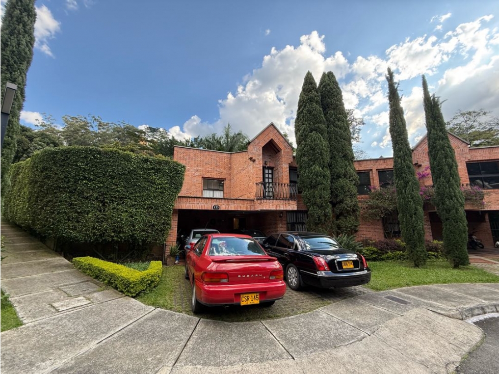 Vendo casa en Envigado, La Frontera. Zuñiga