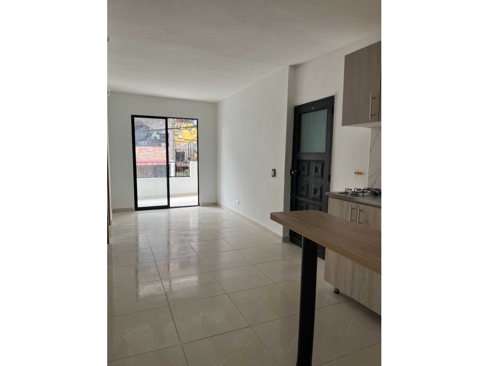 VENDO CASAS SEGUNDO PISO RECIÉN REMODELADA EN CASTILLA PARTE MEDIA