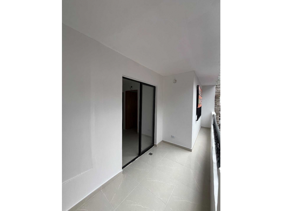 VENDO CASAS SEGUNDO PISO RECIÉN REMODELADA EN CASTILLA PARTE MEDIA — foto 3