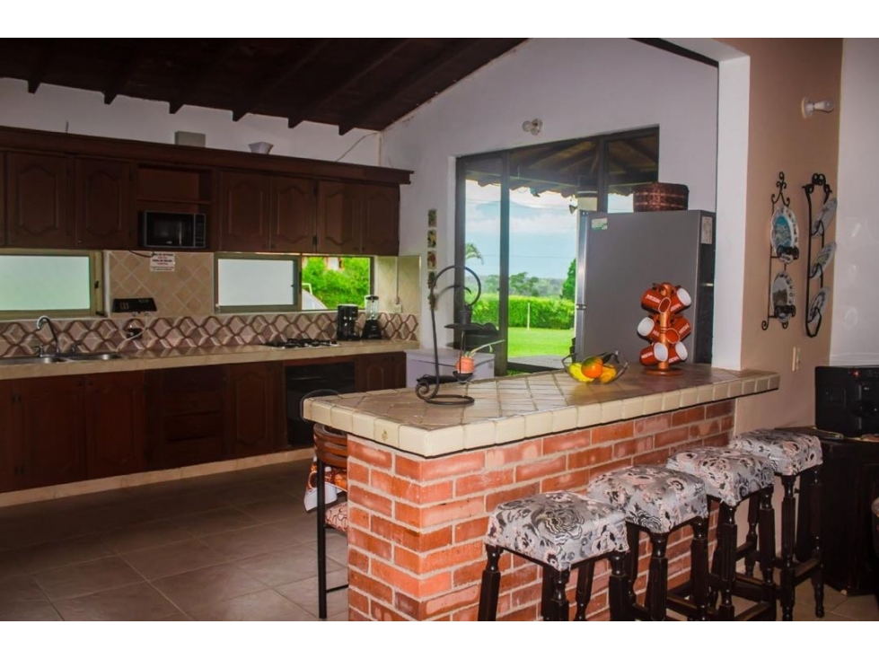 Vendo Chalet a 5 minutos del Aeropuerto El Eden — foto 2