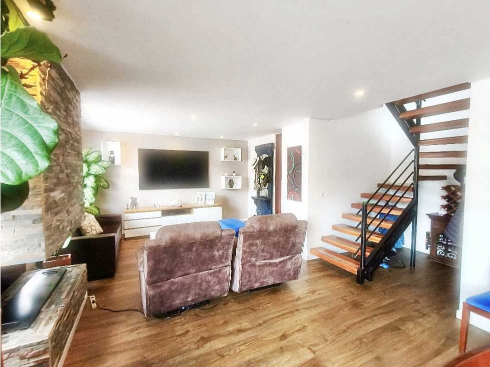 Vendo Chicó duplex remodelado 2 alcobas con baño +estudio — foto 6