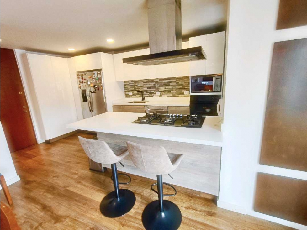 Vendo Chicó Remodelado apto 2 alcobas con baño+estudio — foto 4