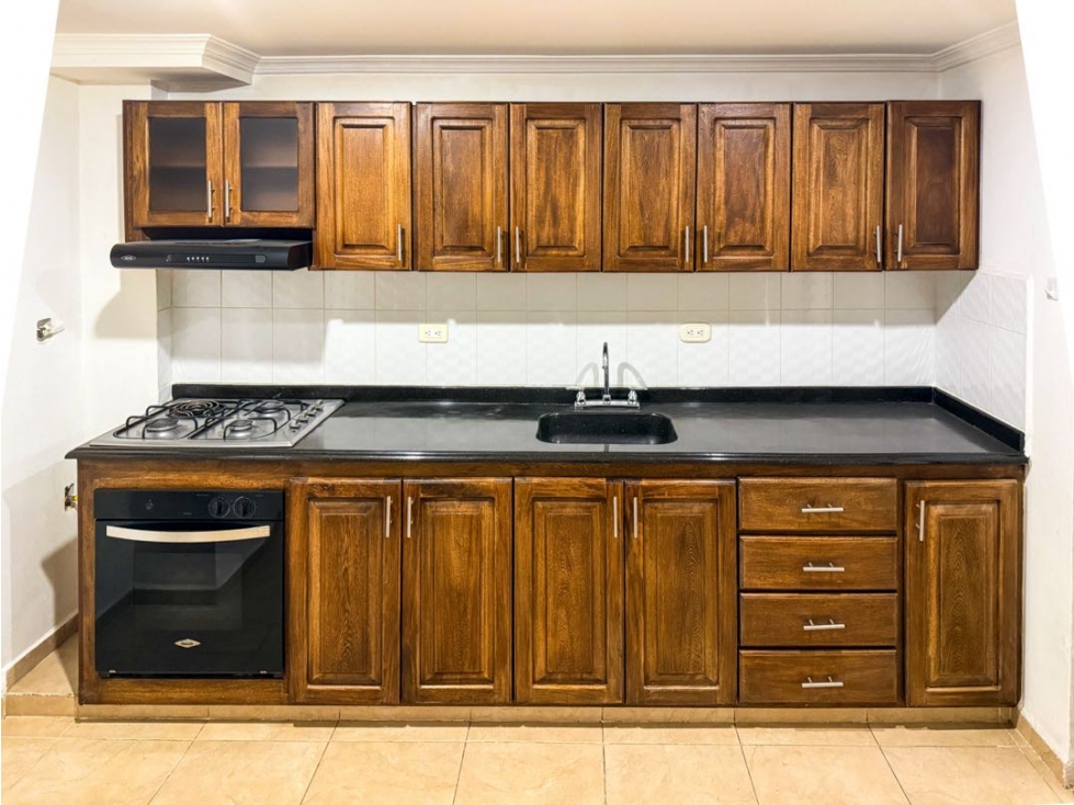 VENDO COMODO APARTAMENTO