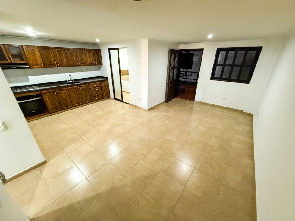 VENDO COMODO APARTAMENTO — foto 3