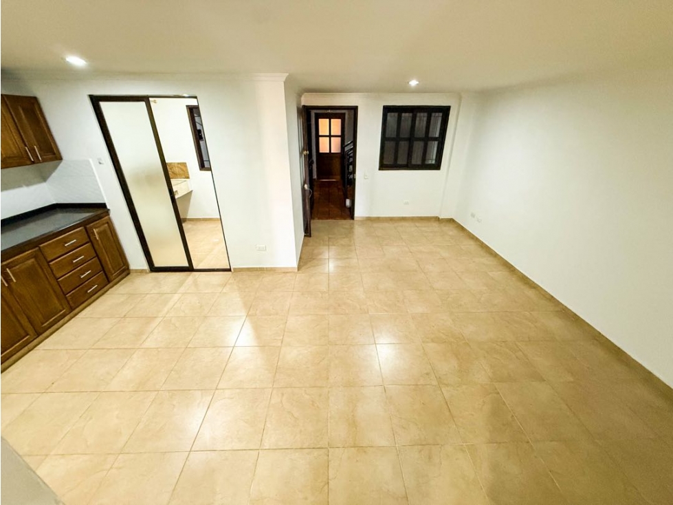 VENDO COMODO APARTAMENTO — foto 4