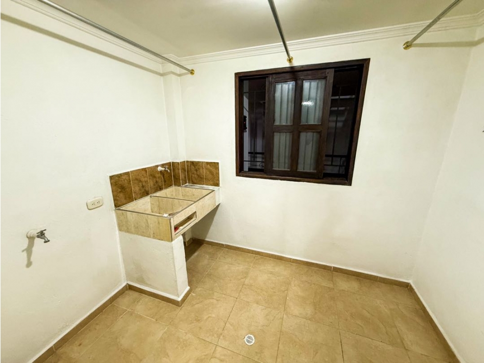 VENDO COMODO APARTAMENTO — foto 5