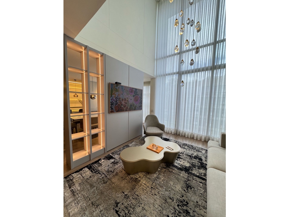 Vendo con opción amoblado apto de lujo con club house en Rosales