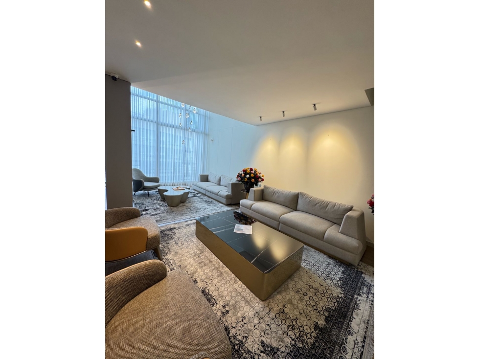 Vendo con opción amoblado apto de lujo con club house en Rosales — foto 4