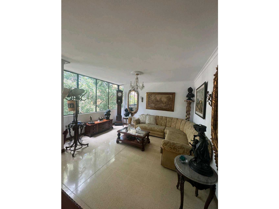 VENDO CONFORTABLE APARTAMENTO EN LAURELES CON PORTERIA 24 HORAS