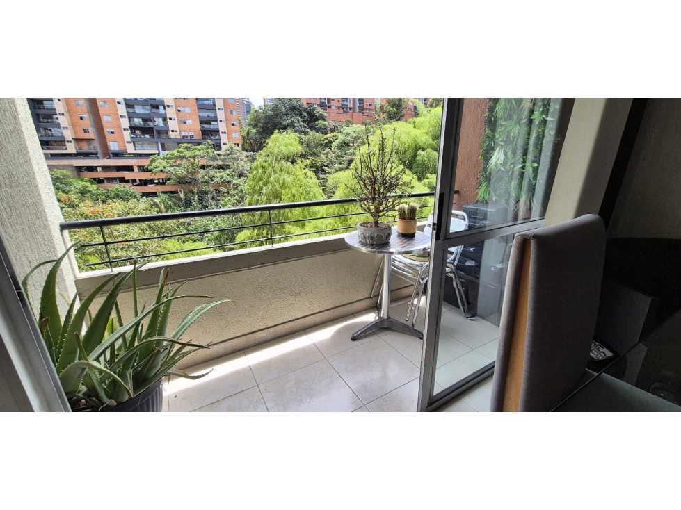VENDO CUMBRES ENVIGADO APARTAMENTO REMODELADO 3 ALCOBAS BALCON VISTA — foto 2