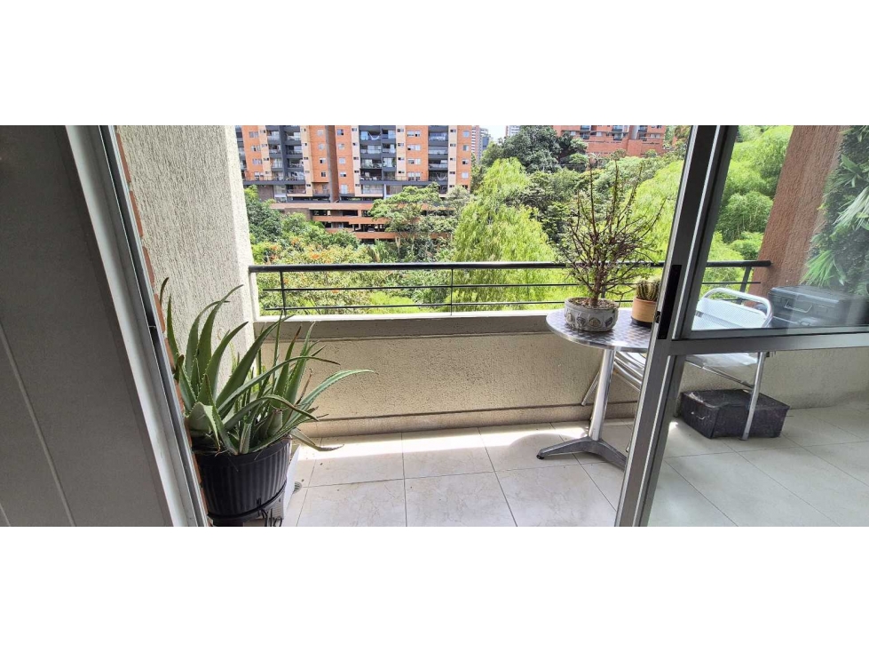 VENDO CUMBRES ENVIGADO APARTAMENTO REMODELADO 3 ALCOBAS BALCON VISTA — foto 3