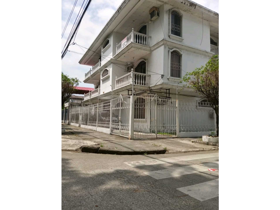 Vendo departamento Barrio Centenario