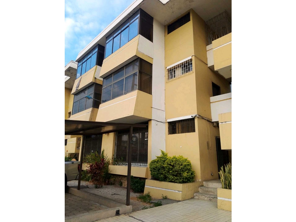 Vendo departamento en cdla ALBATROS/KENNEDY