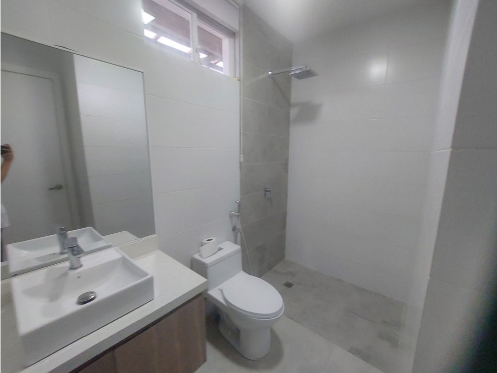 vendo en Vizcaya 1 Samborondon departamento de estreno - 5