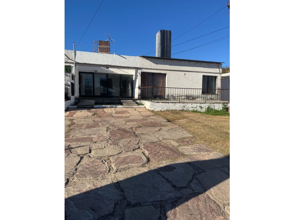 DEPARTAMENTOCON PATIO Y ASADOR - ZONA CENTRO OESTE