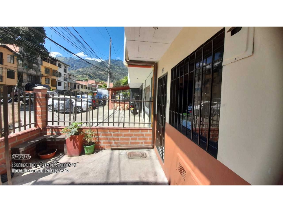 VENDO CASA DE TRES NIVELES POR EL CAI VALADARES BELLO ANTIOQUIA — foto 3