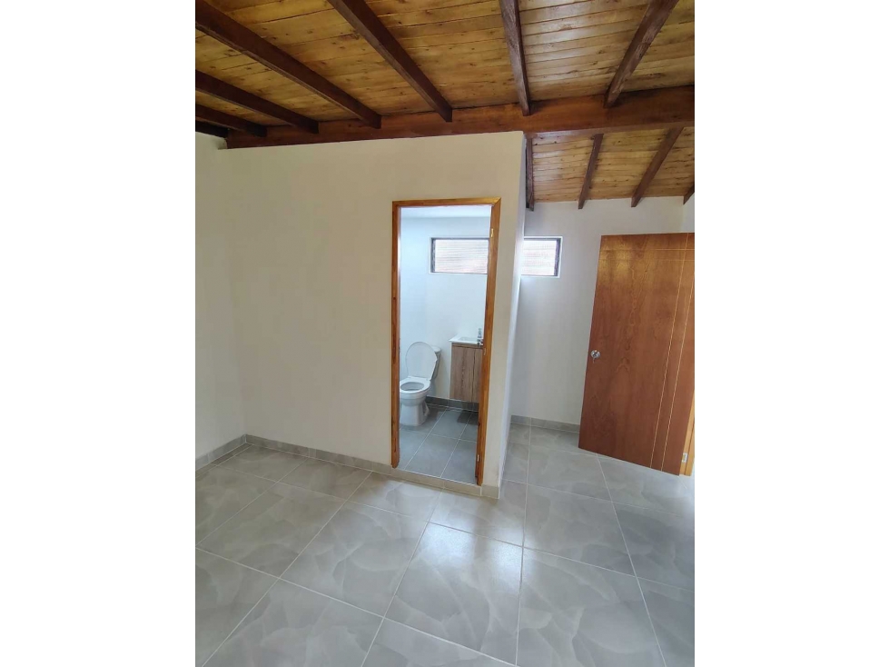 VENDO DOS CASAS SEGUNDO Y TERCER PISO EN MANRIQUE ORIENTAL EL MAIZAL — foto 5