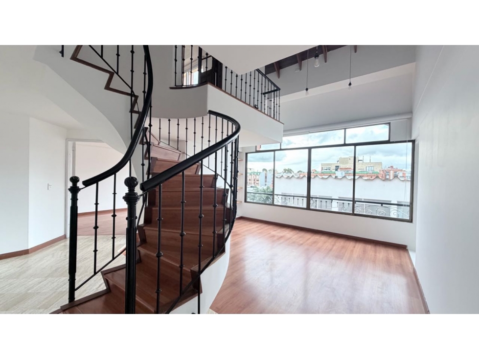 VENDO DÚPLEX REMODELADO CON VISTA PANORÁMICA EN SAN PATRICIO — foto 3