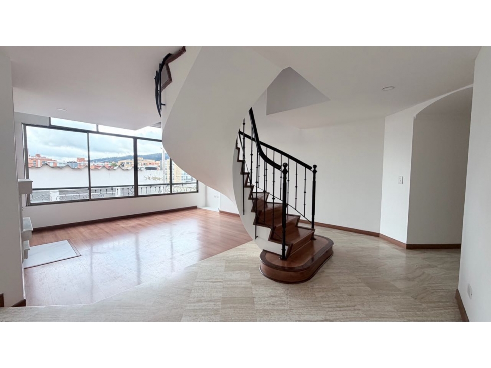 VENDO DÚPLEX REMODELADO CON VISTA PANORÁMICA EN SAN PATRICIO — foto 4