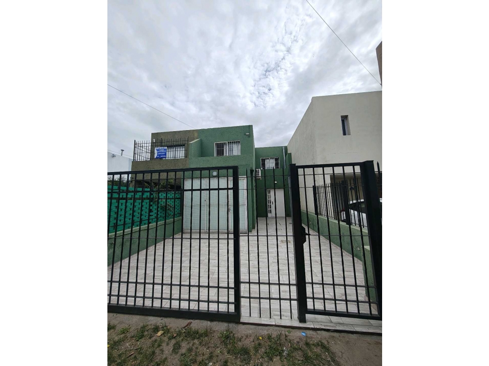 VENDO DUPLEX DE 3 DORMITORIOS EN BARRIO PARQUE LOS MOLINOS