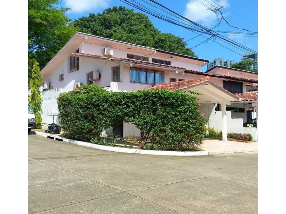 VENDO DUPLEX DE TRES NIVELES EL CANGREJO - 1