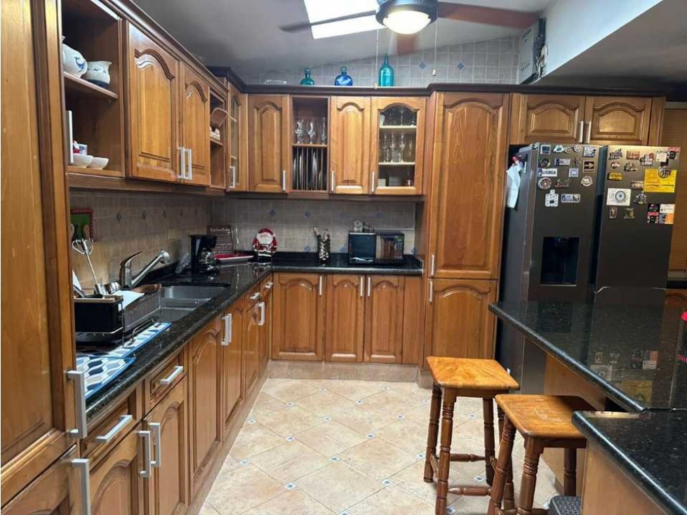 VENDO DUPLEX DE TRES NIVELES EL CANGREJO - 4