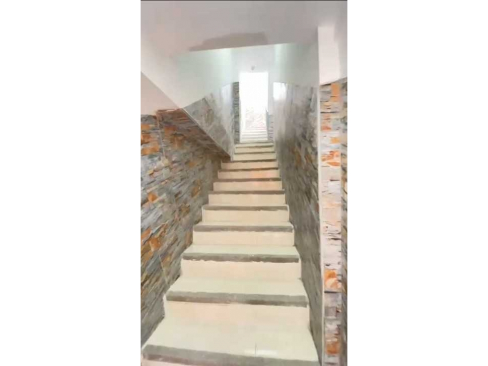 VENDO EDIFICIO CON RENTAS EN SANTA ISABEL DOSQUEBRADAS - 2