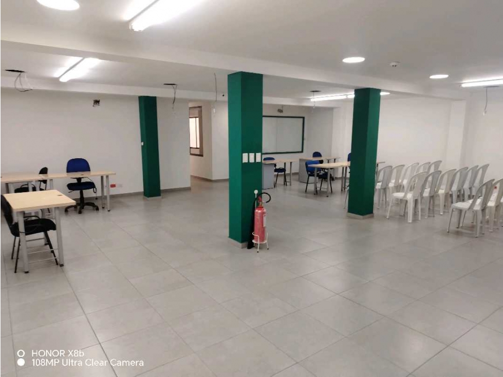 VENDO EDIFICIO DE OFICINAS DE 2 PISOS — foto 5
