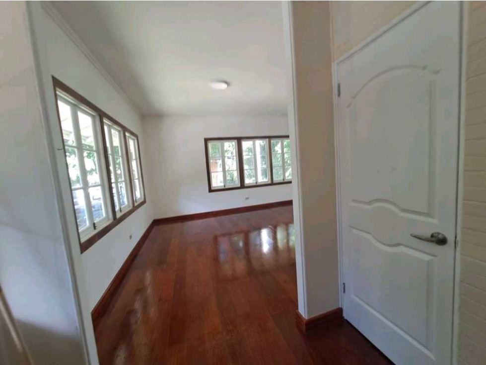 VENDO EDIFICIO EN ANCON BALBOA CERCA DE DIJ EXCELENTE CONDICIONES — foto 2