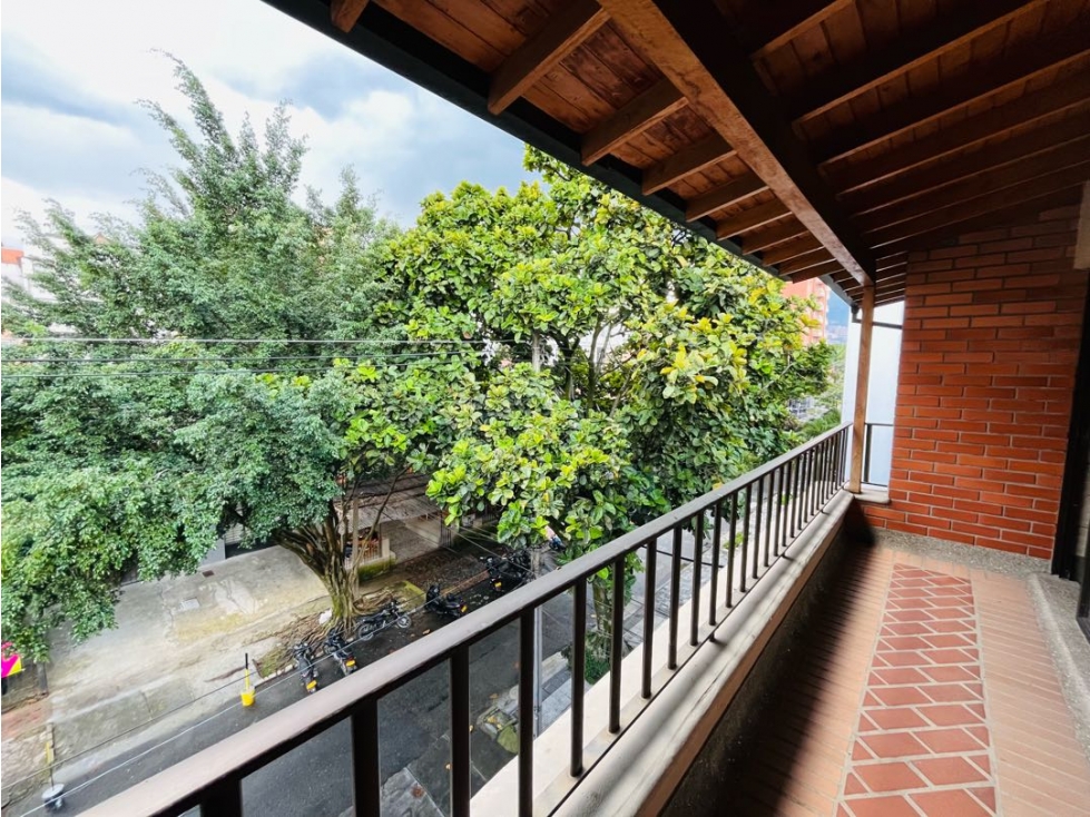 Vendo edificio en Laureles