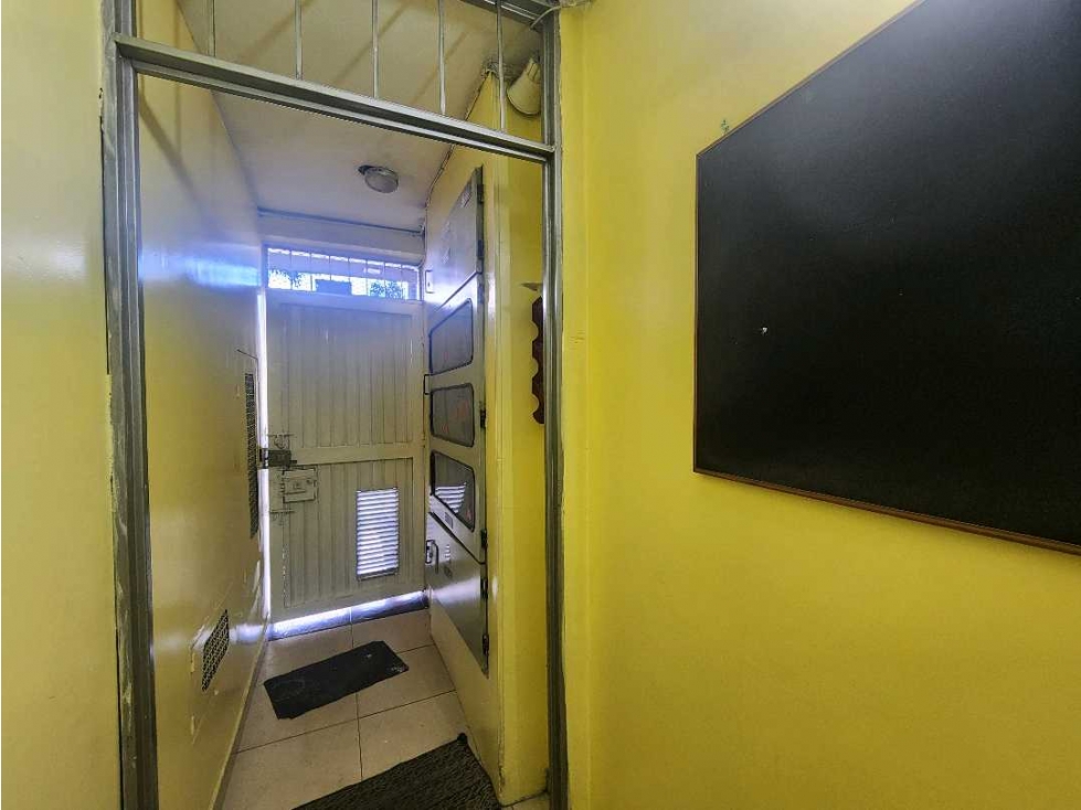 VENDO EDIFICIO RENTABLE EN BOGOTA LOCALIDAD ENGATIVA SOBRE LA BOYACA — foto 5