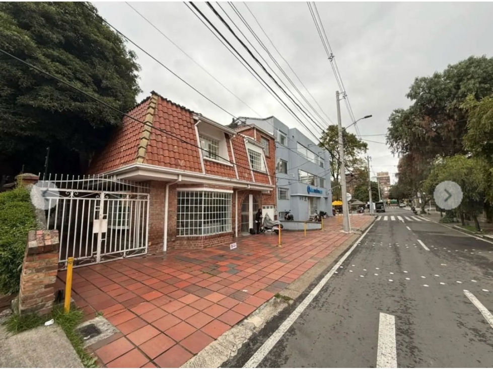 VENDO edificio y cada comerciales en Quinta Camacho 737 m2