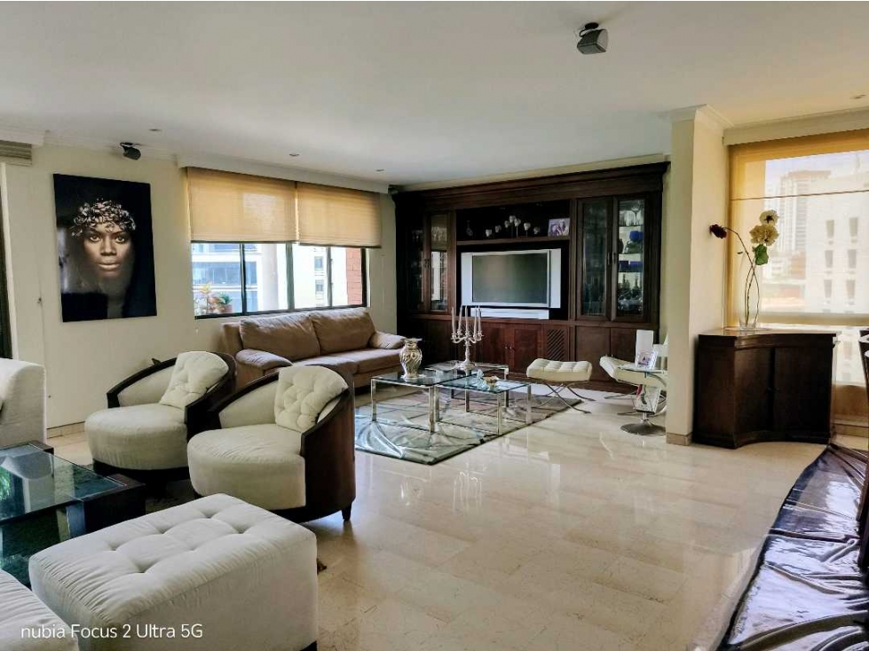 VENDO ELEGANTE APARTAMENTO EN ALTO PRADO — foto 2