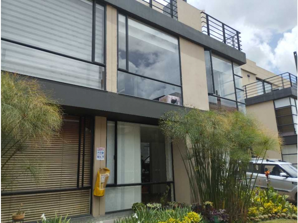 Vendo en Chia Casa en Club House190Mtrs, terraza YG — foto 2