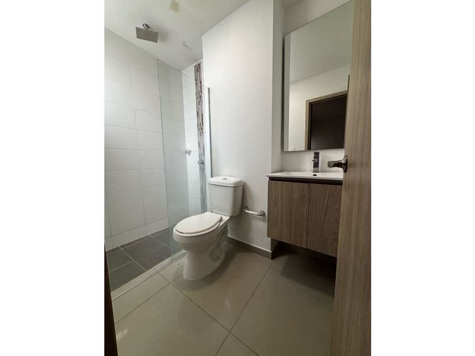 Vendo en edificio Titanium apto 101m2 — foto 6