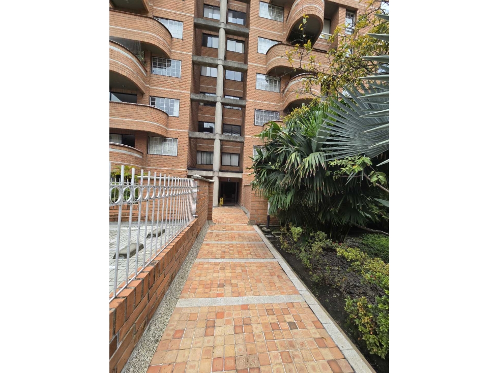 Vendo en el Poblado cerca a Oviedo — foto 2