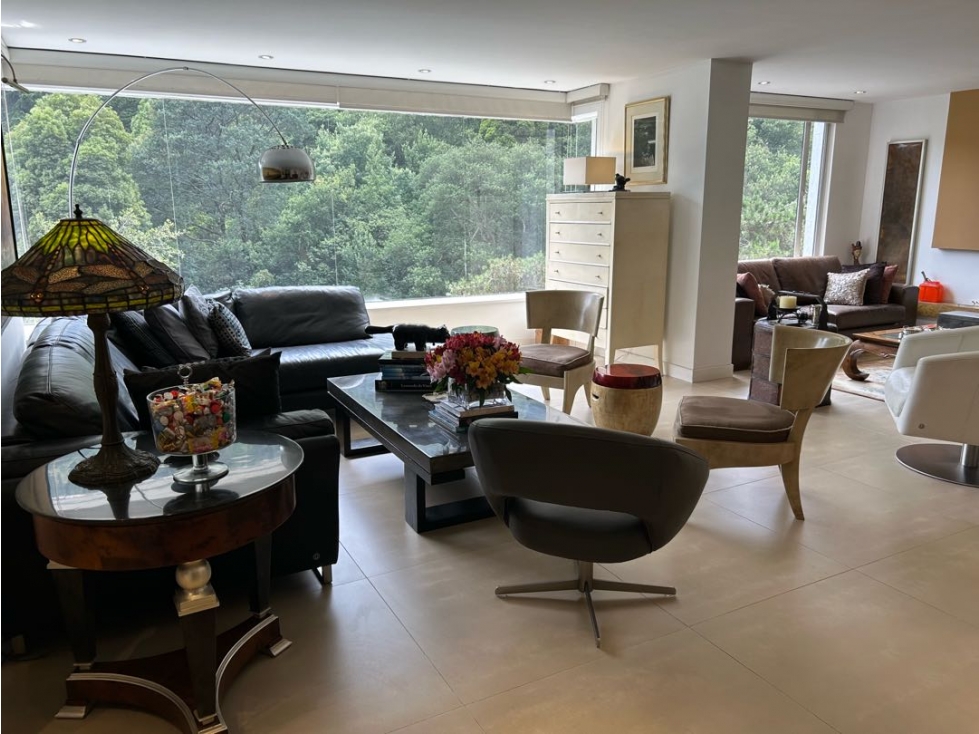 VENDO ESPECTACULAR APTO CON VISTA EN CHICO RESERVADO. 3 ALCOBAS. 200M2