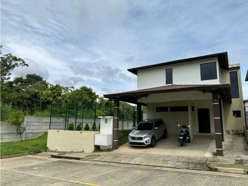 VENDO O ALQUILO ESPECTACULAR CASA PH RIVERVIEW